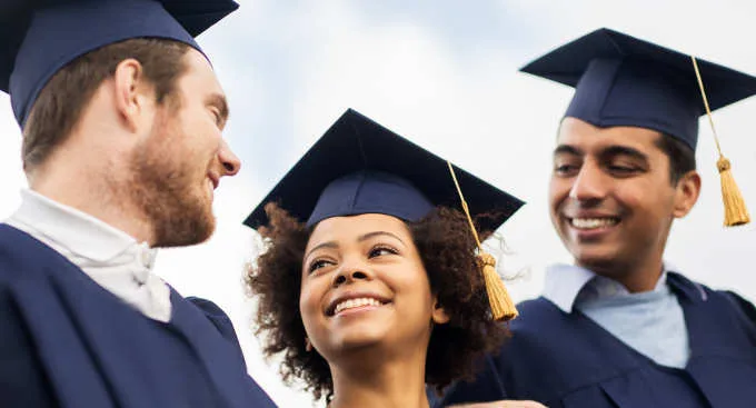 Le scelte degli studenti dopo la laurea: tornare a casa o restare lontani?