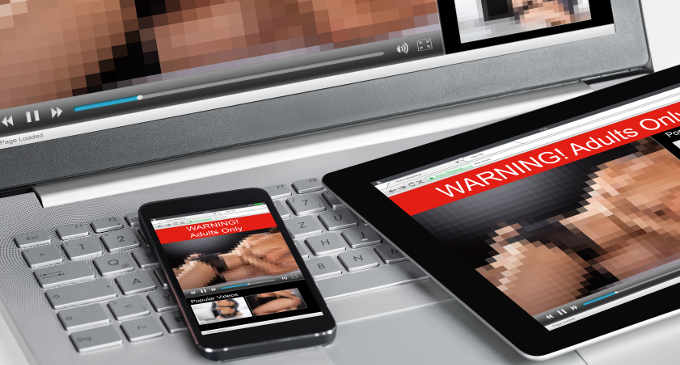 revenge porn condividere online immagini o video intimi o sessuali