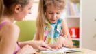 I bambini notano ciò che gli adulti non vedono: come l’attenzione selettiva cambia durante lo sviluppo cognitivo