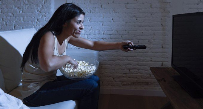 Binge watching vera dipendenza dalle serie tv o fenomeno sociale - Psicologia