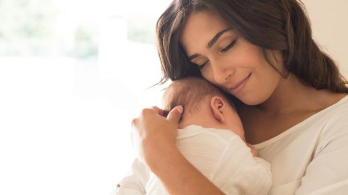 Biglietto a/r destinazione: mamma – Alla scoperta dell’attaccamento e del comportamento materno tra le diverse specie animali