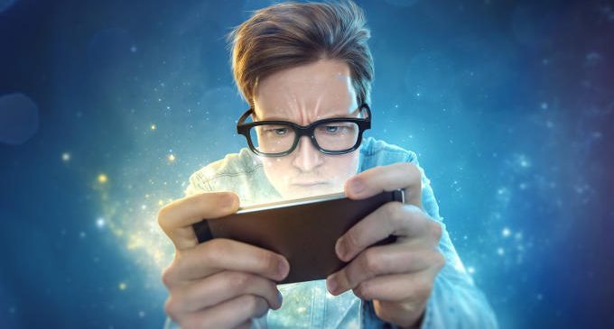 Nuove dipendenze: il sottile limite tra dipendenza da gioco d’azzardo e dipendenza da giochi per smartphone