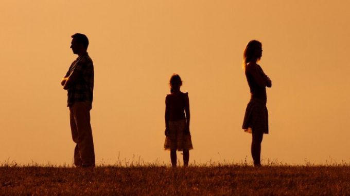 Onora il padre e la madre: non c’è futuro senza avere parlato con chi ci ha dato la vita
