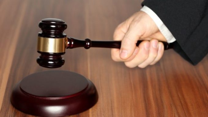 Il processo decisionale in Tribunale: cosa guida il ragionamento del giudice?