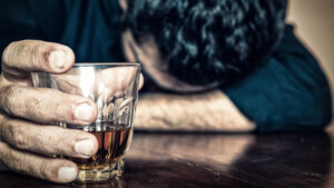Alcol dalluso non patologico alla dipendenza considerazioni e trattamenti