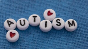 Famiglie di bambini autistici come il disturbo dei figli impatta sullo stress genitoriale