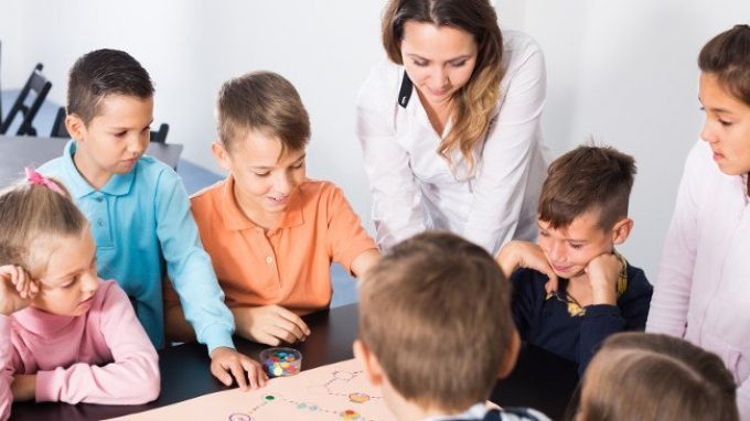 L’intervento dello psicologo tra i banchi di scuola
