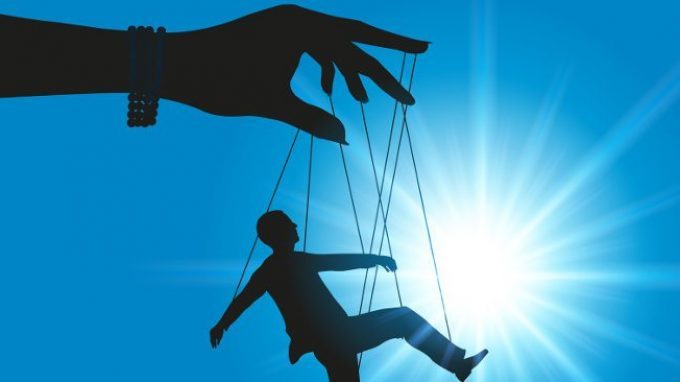 Manipolazione psicologica: conoscerla per difendersi da essa