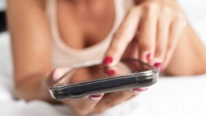 Sexting, effetti nella coppia: tra l'aumento del piacere e la paura delle conseguenze