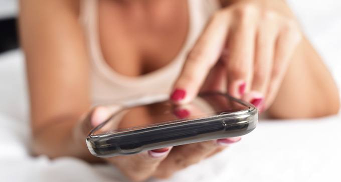 Sexting, effetti nella coppia: tra l'aumento del piacere e la paura delle conseguenze