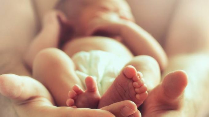 Depressione post partum paterna: come si manifesta?