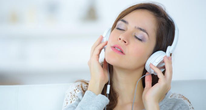 La musica può influenzare l'attrazione fisica e la scelta del partner?