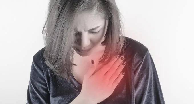 Il trauma e lo sviluppo di problemi cardiaci durante la menopausa