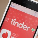 Come funziona Tinder a livello psicologico gli effetti negativi sull immagine corporea