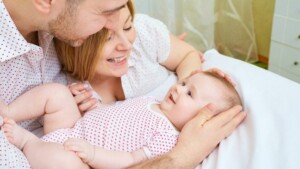 Contatto fisico tra neonato e caregiver gli effetti a livello molecolare e genetico