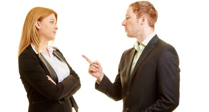 Chi è più saggio nella gestione dei conflitti interpersonali?