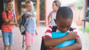Gli effetti del bullismo subito durante lo sviluppo sulla salute mentale