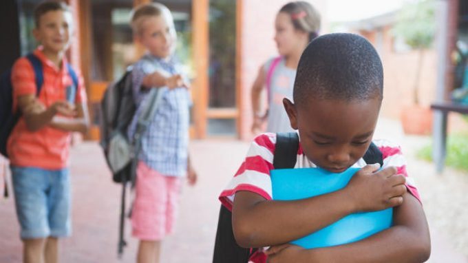 Il bullismo subito durante lo sviluppo è un fattore di rischio per la salute mentale in adolescenza