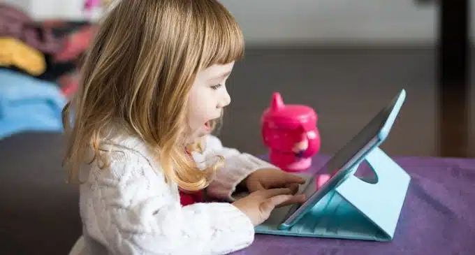 Bambini e tecnologia: come gestire l'uso dei dispositivi tecnologici nei più piccoli