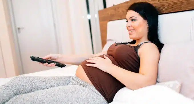 Gli effetti dei programmi TV sulle aspettative delle donne in gravidanza