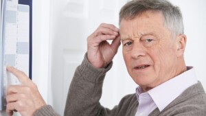 Perdite di memoria: segno di invecchiamento o di possibile Alzheimer?