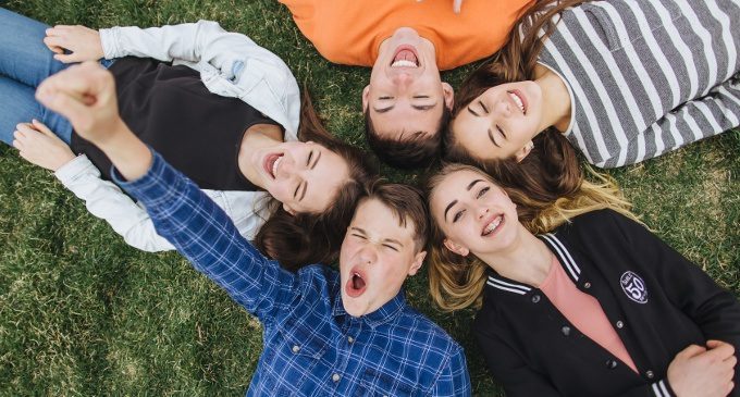 Adolescenza: i cambiamenti nel comportamento sociale sono dovuti agli ormoni? – FluIDsex