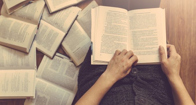 Leggere mondi immaginari: il ruolo del lettore nei confronti del testo