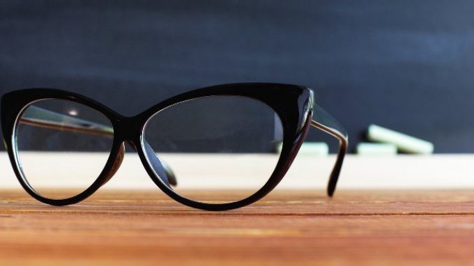 L’ insegnante narcisista e le dinamiche dannose con i colleghi e gli alunni