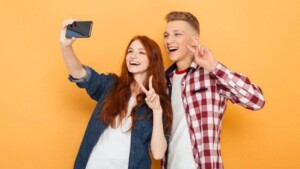 Pubblicare foto sui social network migliora il proprio benessere psicologico