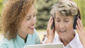 Musicoterapia per le demenze tipi ed effetti del trattamento