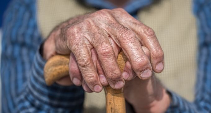 Religiosità nella terza età: il ruolo degli ormoni sessuali