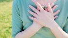 Ansia del contraccambiare: quando ricevere favori crea disagio