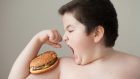 Autocontrollo e rischio obesità nei bambini: quale differenza tra maschi e femmine