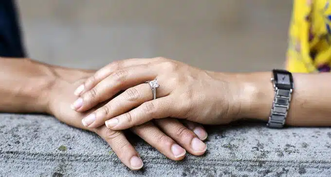 Worry and waiting: come il supporto del partner ci aiuta a gestire lo stress
