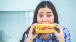 Disturbi alimentari: il ruolo del circuito di reward nella restrizione alimentare