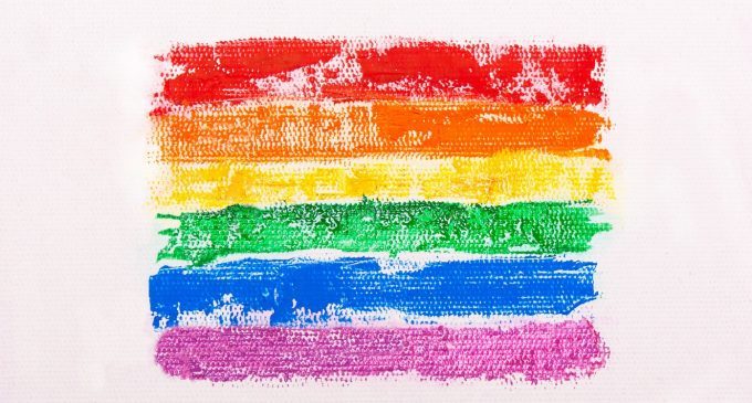 Il pregiudizio omofobico come fonte di malessere per gay e lesbiche: cosa dice la scienza?
