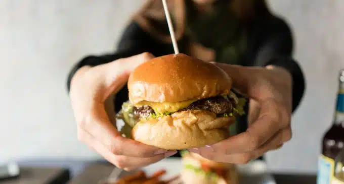 Dipendenza da cibo: gli aspetti in comune con le altre forme di dipendenza