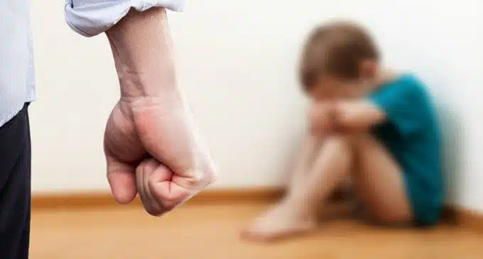 Punizioni corporali sui bambini e violenza giovanile: quale relazione