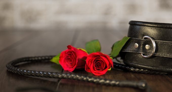 INTO BDSM: viaggio nel mondo del sesso estremo