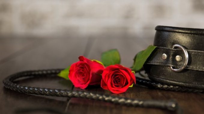 INTO BDSM: viaggio nel mondo del sesso estremo
