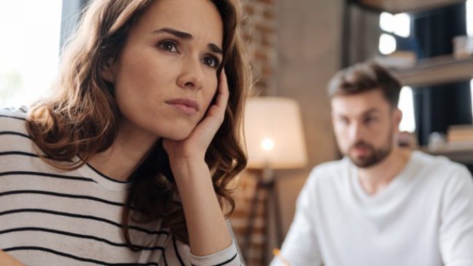 Perché resti se sei infelice? Quando si rimane in una relazione sentimentale anche se non si sta più bene