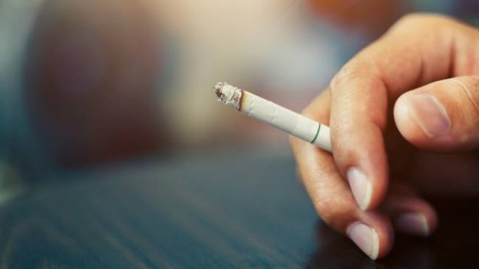 È possibile che fumare troppo danneggi la vista? – Gli effetti del fumo sulla discriminazione dei colori