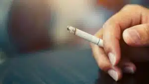 Fumo di sigaretta e capacità visive fumare farebbe male anche alla vista