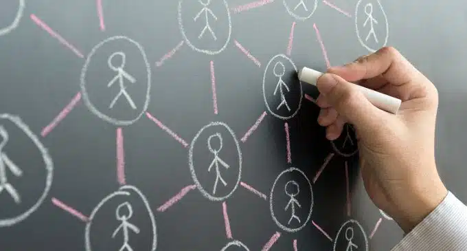 Smartphone e relazioni: l'impatto della tecnologia sui rapporti interpersonali