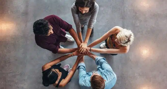 Collaboration effect: cosa spinge le persone a sacrificarsi per gli altri