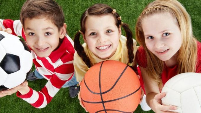 Praticare uno sport di squadra porterebbe benefici al cervello dei bambini
