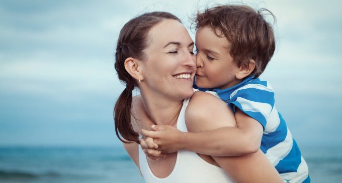 La mamma è sempre la mamma… o forse no? Come i pensieri attuali possono modificare i nostri ricordi affettivi