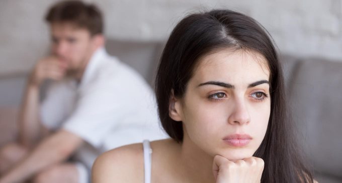 Come la bassa autostima fa vivere con rimpianto i sacrifici fatti per il proprio partner