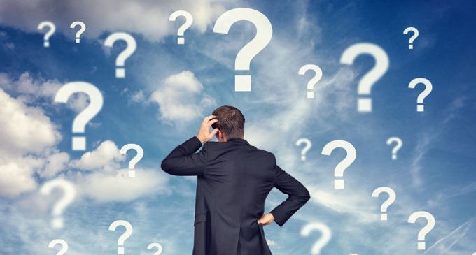 Filosofi, sacerdoti o economisti? Perché ci vergogniamo di essere “semplicemente” terapeuti?
