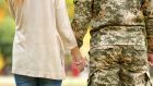 Le partner dei militari sarebbero più soggette a sviluppare depressione e binge drinking